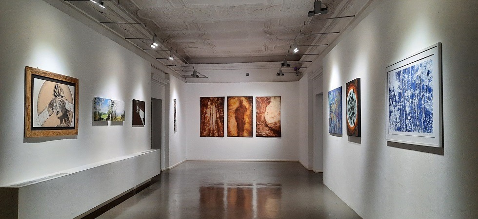 A Cavalese le artiste delle valli di Fiemme e Fassa protagoniste di Rivelazioni di donne di arte'' con anche 20 opere